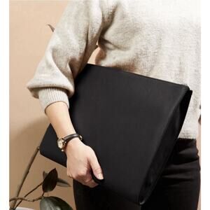 Leatherology Gusseted Document and Laptop iPad Holder Black 849.135 New With Box